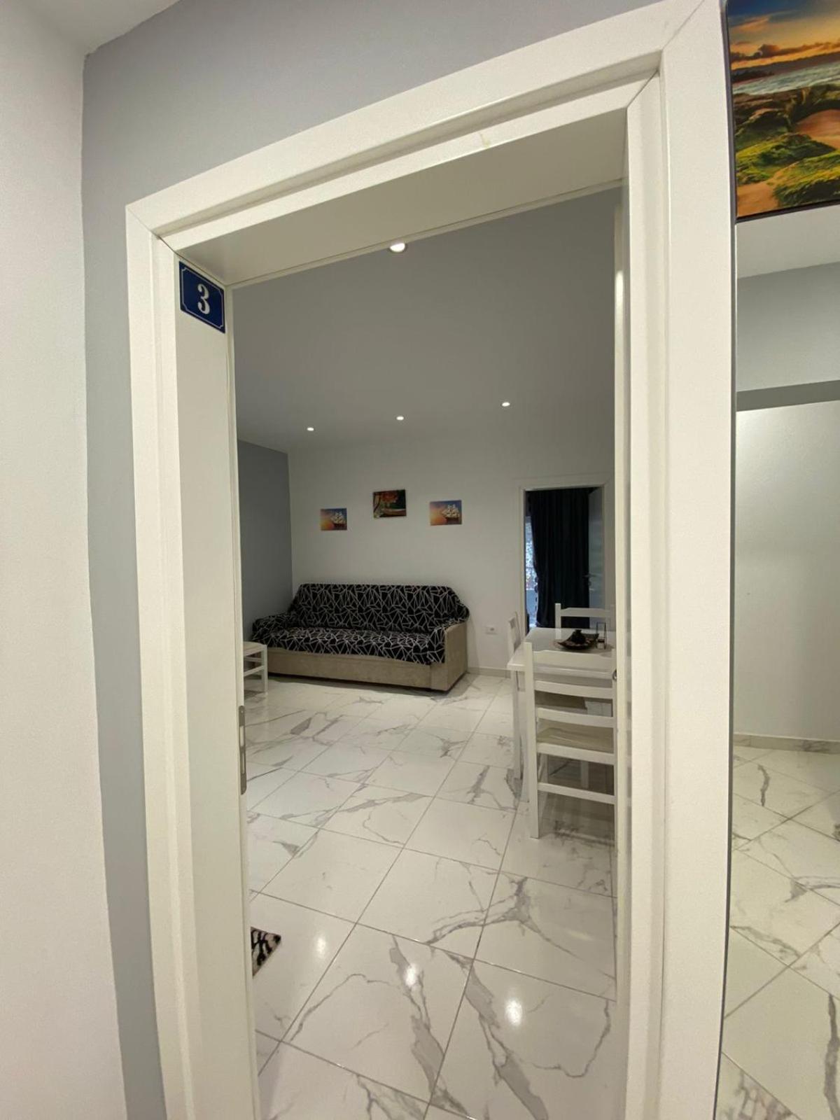 Beni 'S Apartments Sarande Exterior photo